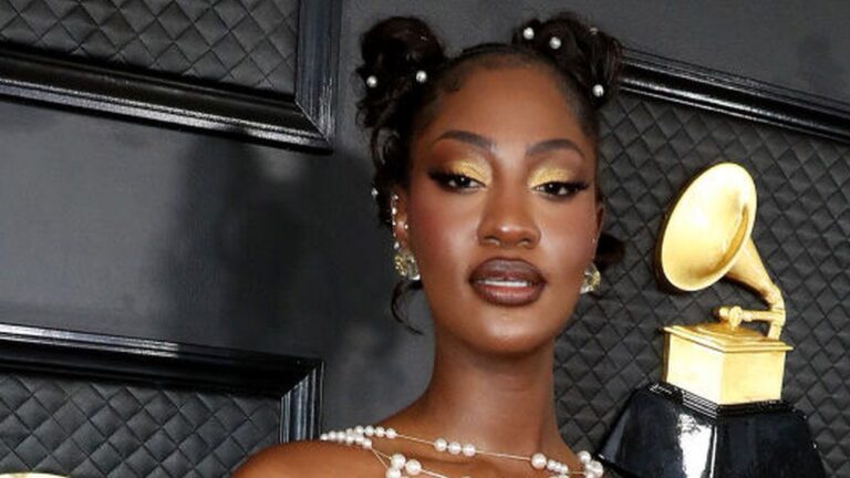 Nigiran Girl Rapper Tems Becomes First Nigerian Female Singer To Win Grammy - Nigerian Current