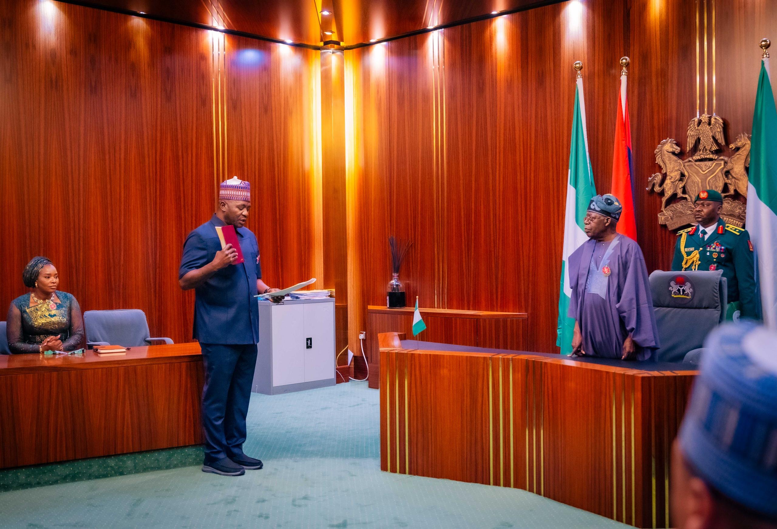 Defence minister seeks stronger collaboration with science, innovation ministry